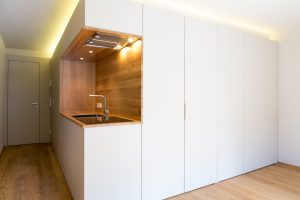 Küche klein Schränke Konzeptsaal Schreinerei Luxembourg
