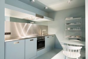 Küche weiß Edelstahl Konzeptsaal Schreinerei Luxembourg