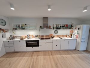 Küche weiß Konzeptsaal Schreinerei Luxembourg