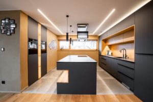 Küche modern Eiche schwarz Konzeptsaal Schreinerei Luxembourg