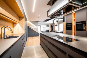 Küche modern Eiche schwarz Konzeptsaal Schreinerei Luxembourg